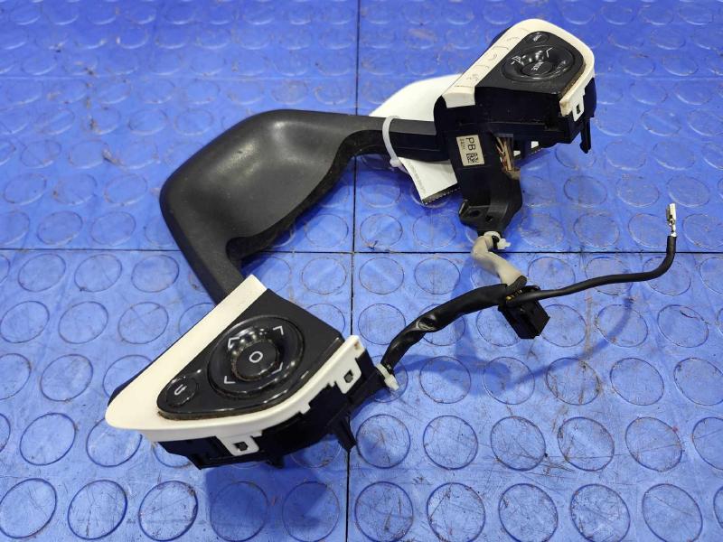 2016 Toyota Prius Combination Switch