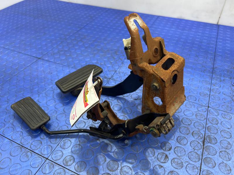 1986-1987 Honda Accord Accelerator Pedal / Brake Pedal Assembly Genuine OEM