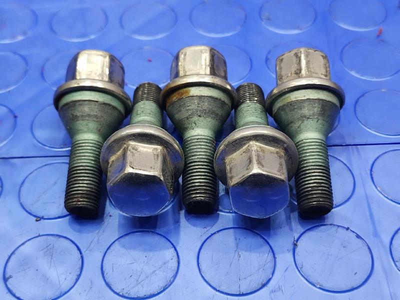 2018 Jeep Compass Lug Nuts