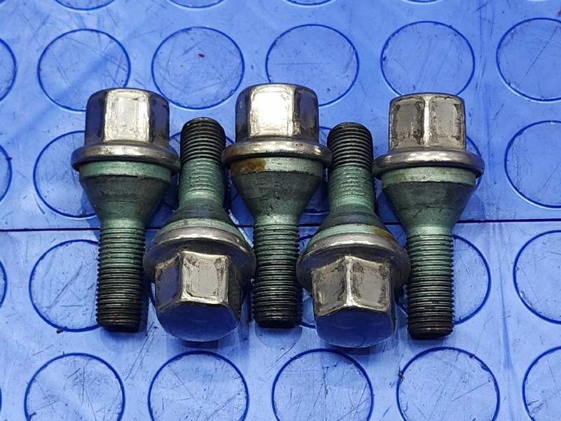 2018 Jeep Compass Lug Nuts