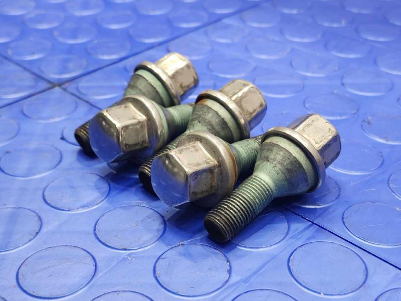 2018 Jeep Compass Lug Nuts