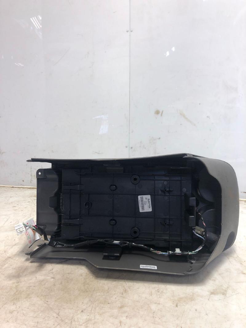 2001 - 2007 Toyota Sequoia Center Console Assembly Gray (FA11) w/o Rear Audio OEM 589100C011B0
