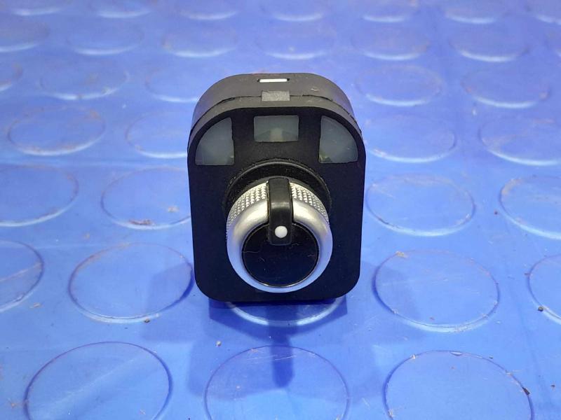 2014 Audi A7 Door Switch Front