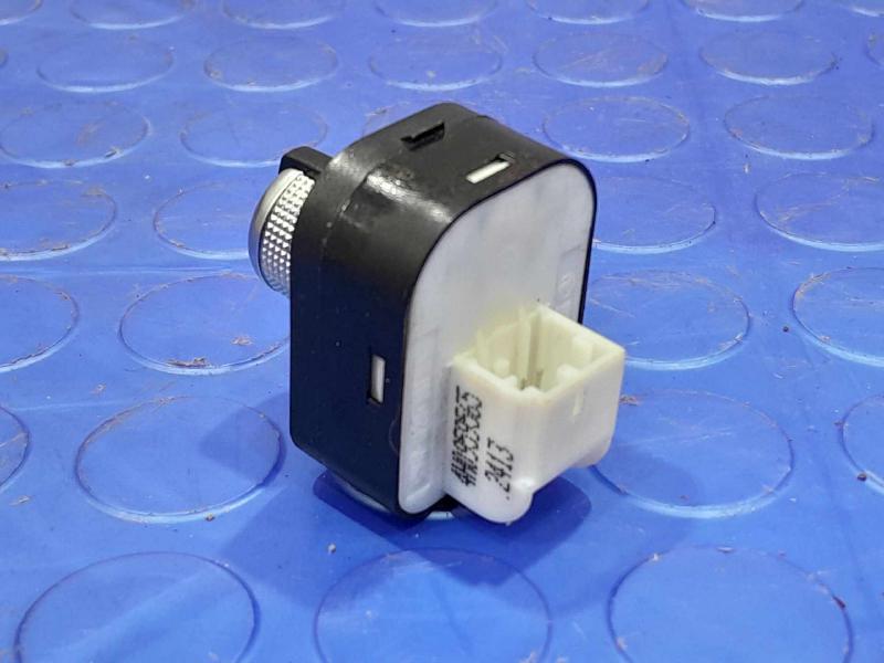 2014 Audi A7 Door Switch Front