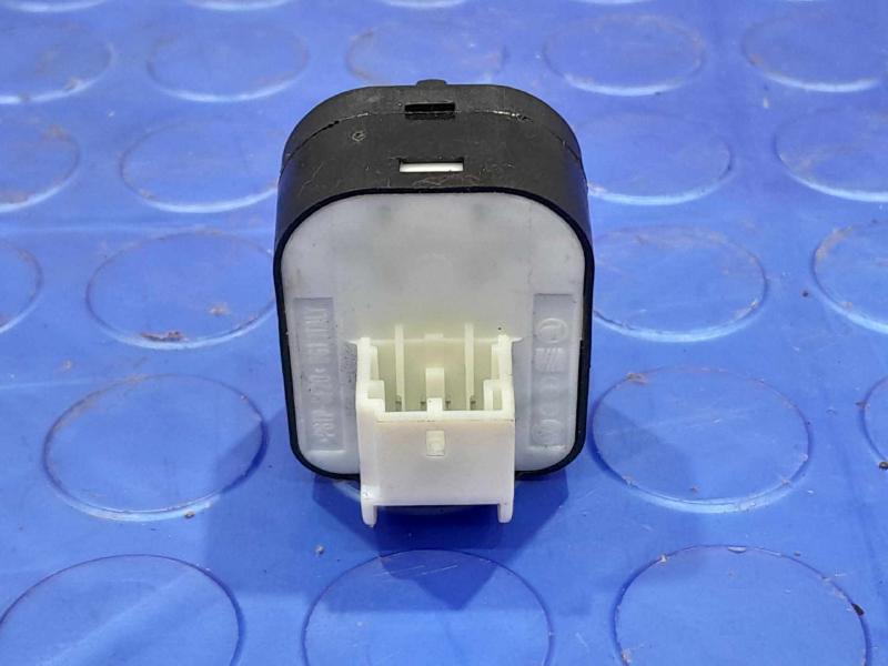2014 Audi A7 Door Switch Front