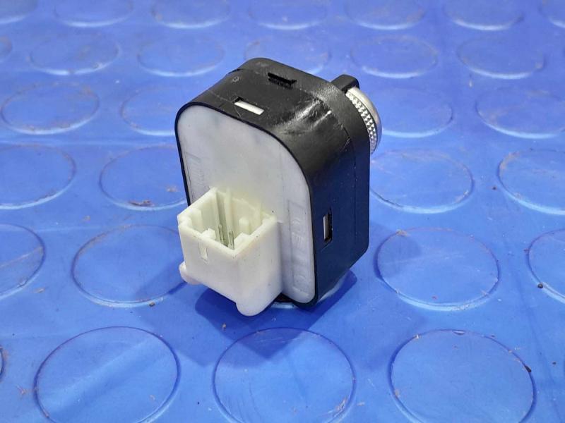2014 Audi A7 Door Switch Front