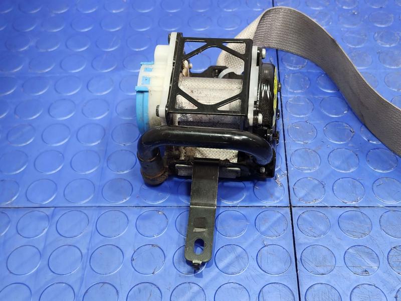 2016 Kia Sedona Front Seat Belt