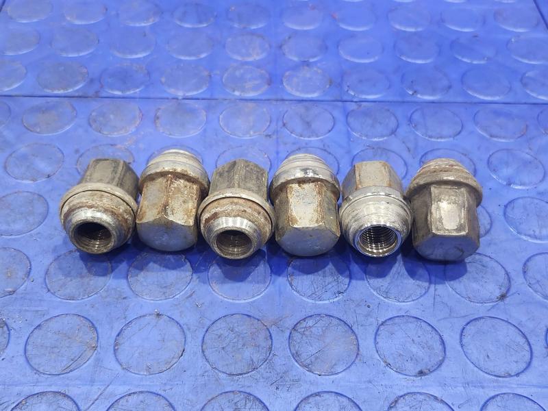 2010 Dodge Ram 1500 Lug Nuts