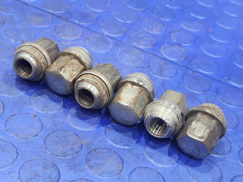 2010 Dodge Ram 1500 Lug Nuts