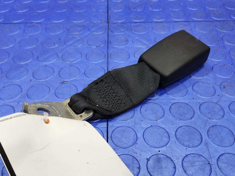 2010 Mazda Mazda3 Rear Seat Belt