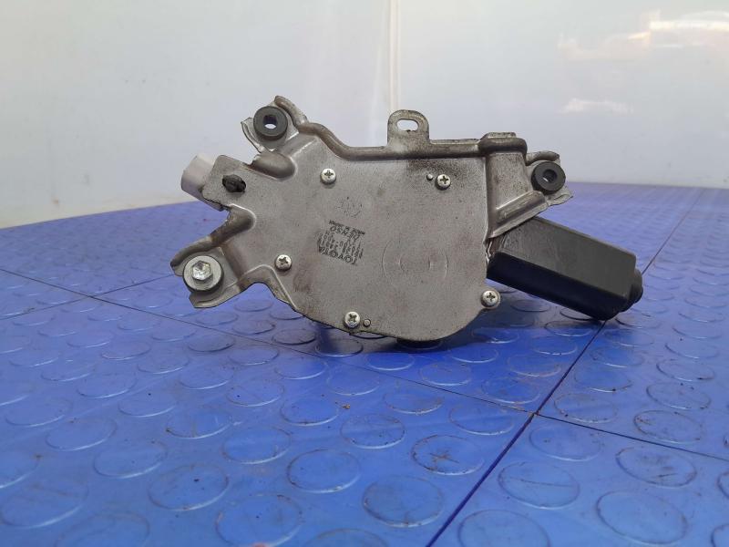 2001-2007 Toyota Sequoia Rear Wiper Motor Genuine OEM Part 8513034010