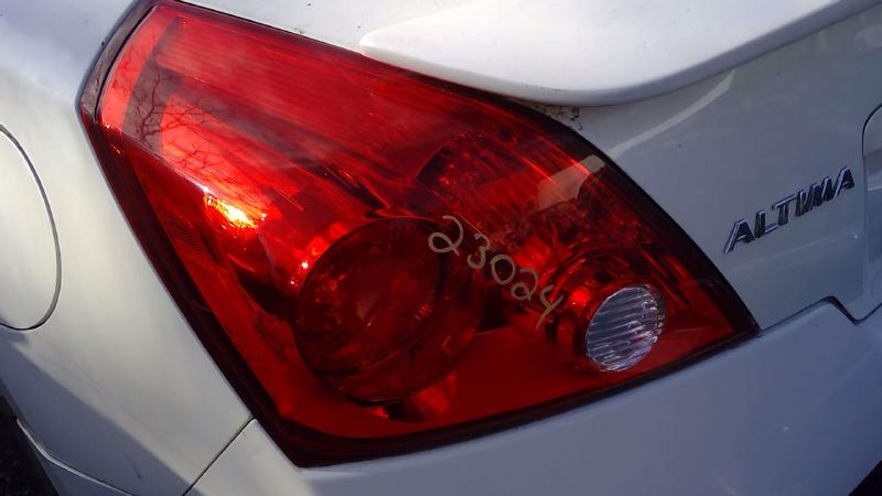 2012 Nissan Altima Tail Light Assembly