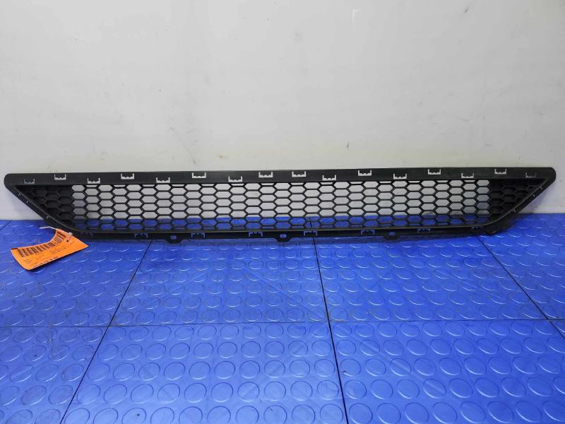 2015-2018 Hyundai Tucson Lower Front Bumper Grille Genuine OEM 86561-D3000