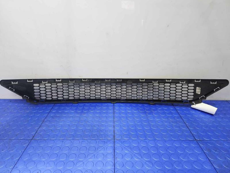 2015-2018 Hyundai Tucson Lower Front Bumper Grille Genuine OEM 86561-D3000