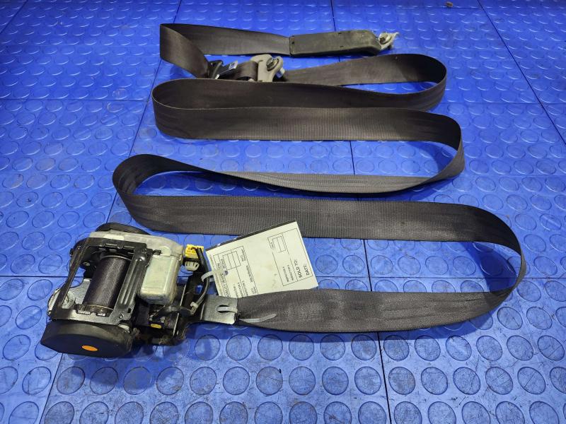 2011 Honda Pilot Front Seat Belt