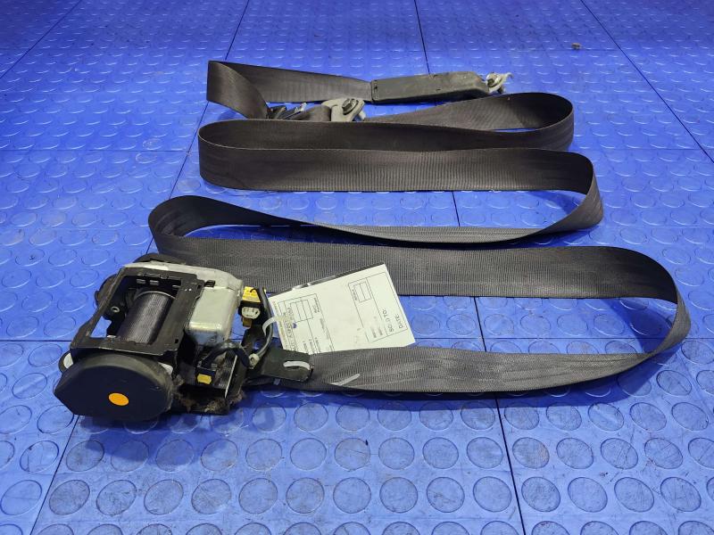 2011 Honda Pilot Front Seat Belt