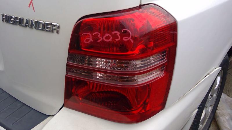 2001 - 2003 Toyota Highlander Tail Light Assembly RH Passenger Side OEM 8155148050