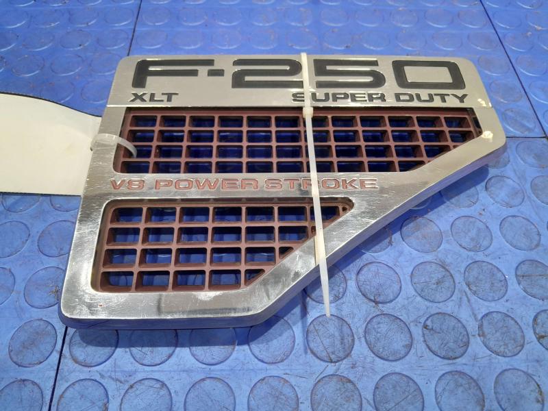 2008 Ford F-250 Super Duty Fender Moulding