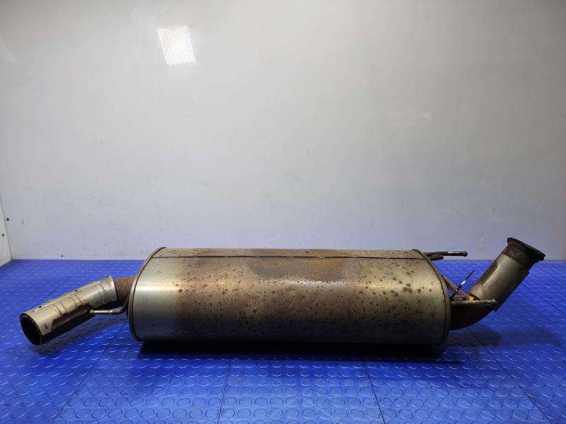 2011-2015 Infiniti QX56 QX80 Center Intermediate Exhaust Muffler OEM 201001LA2A