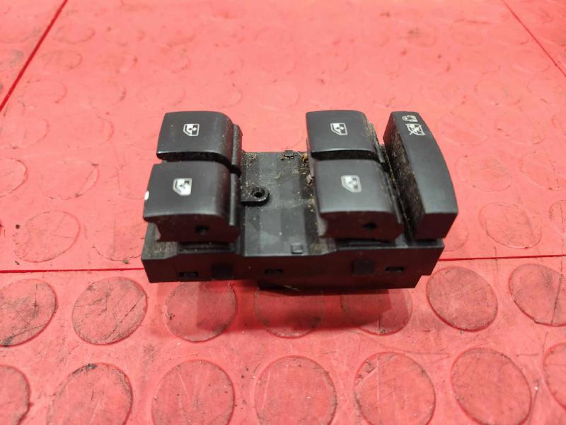 2013 Chevrolet Malibu Door Switch Front