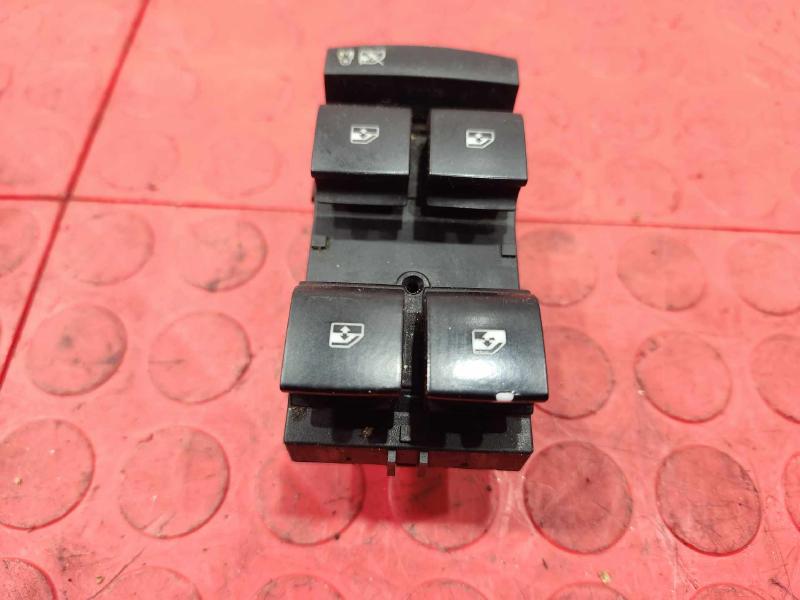 2013 Chevrolet Malibu Door Switch Front