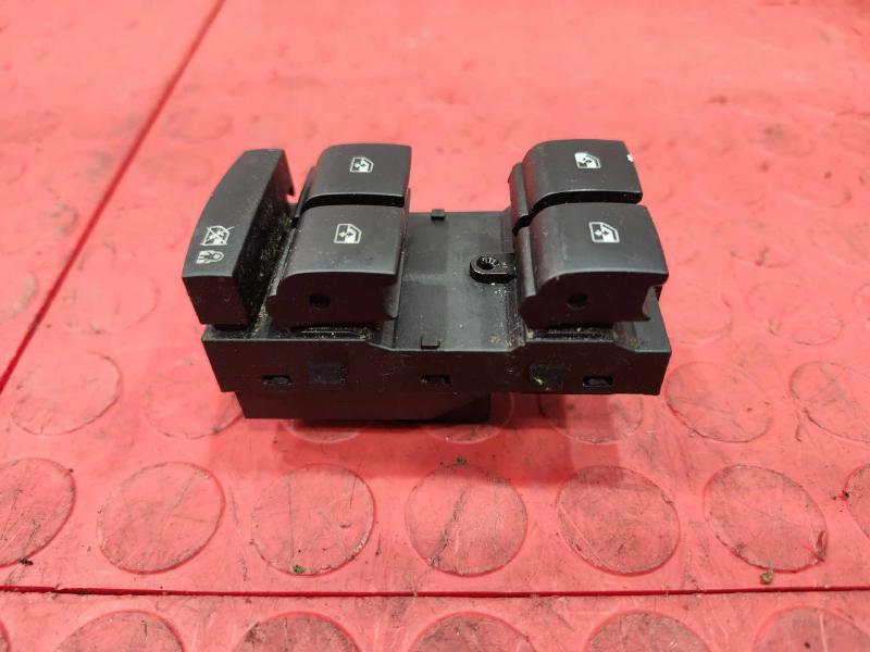2013 Chevrolet Malibu Door Switch Front