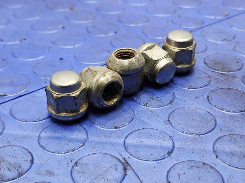 2016 Honda Civic Lug Nuts