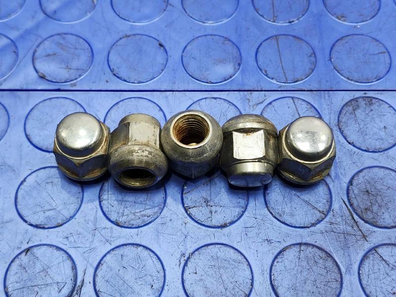 2016 Honda Civic Lug Nuts