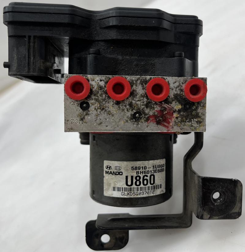 2011 - 2013 Kia Sorento ABS Anti Lock Brake Pump Modulator Assembly OEM 589101U860