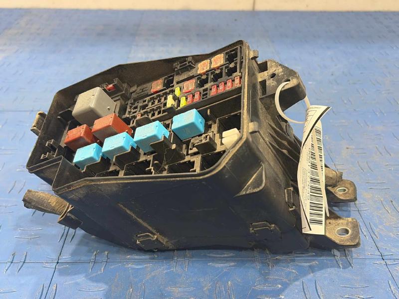 2007 Toyota RAV4 Engine Fuse Box