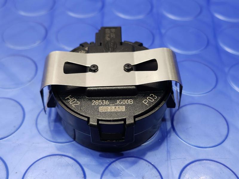 2011-2013 Infiniti QX56 Windshield Rain Sensor Genuine OEM Part 28536-JG00B