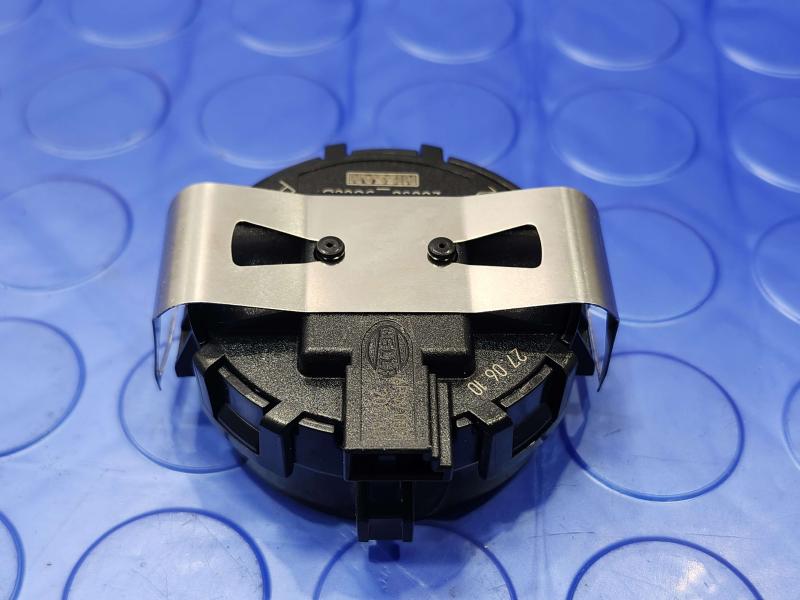 2011-2013 Infiniti QX56 Windshield Rain Sensor Genuine OEM Part 28536-JG00B