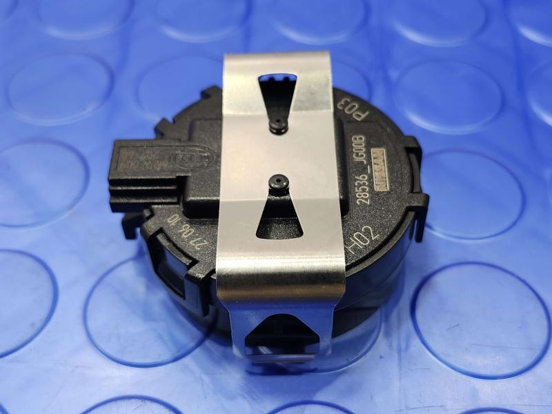 2011-2013 Infiniti QX56 Windshield Rain Sensor Genuine OEM Part 28536-JG00B
