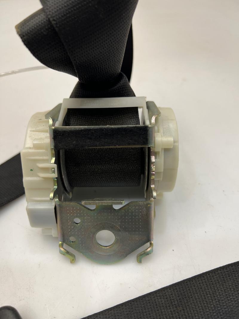 2011 Jaguar XF Rear Seat Belt