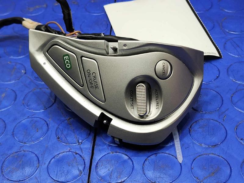 2015 Nissan Leaf Steering Wheel Cruise Control / Bluetooth Switch OEM 255503NF0A