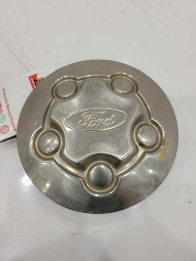 2005 Ford Crown Victoria Center Cap