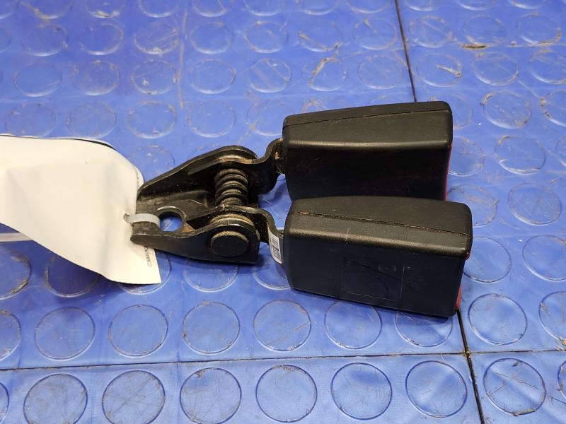 2015 Volkswagen Beetle Rear Seat Belt