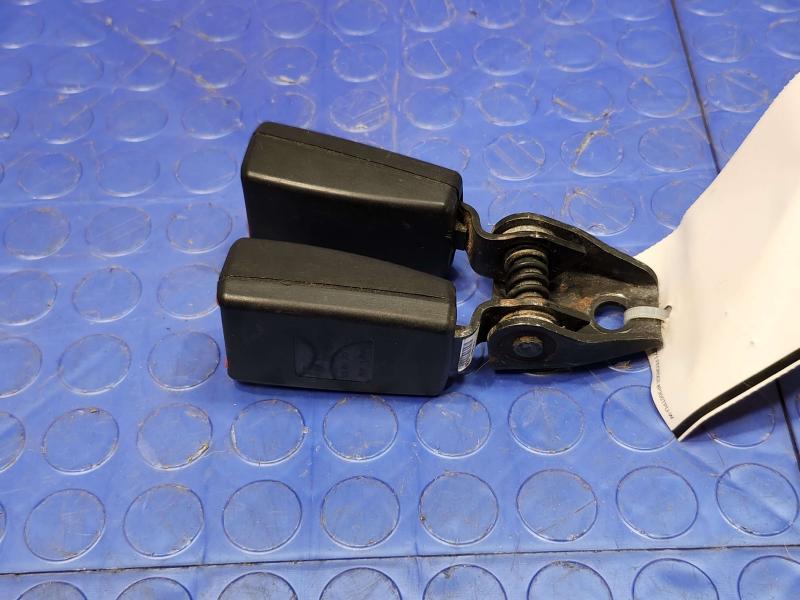 2015 Volkswagen Beetle Rear Seat Belt