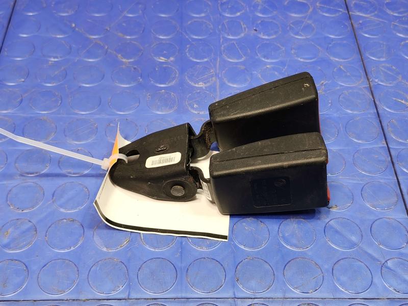 2015 Volkswagen Beetle Rear Seat Belt