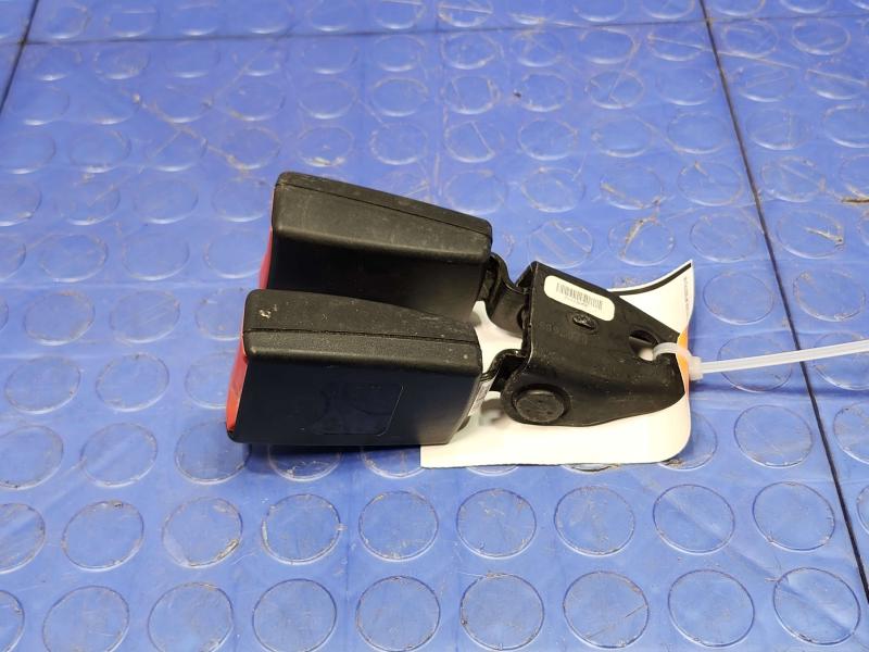 2015 Volkswagen Beetle Rear Seat Belt