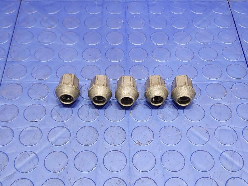 2020 Land Rover Discovery Sport Lug Nuts