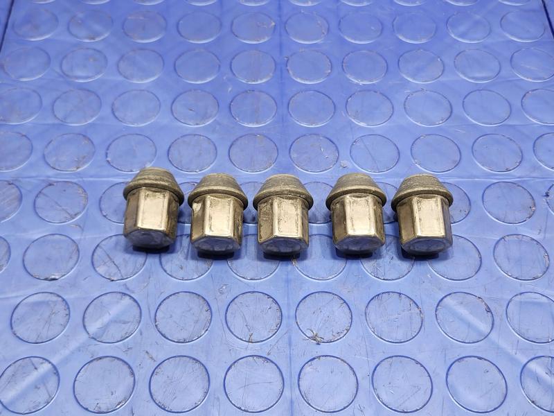 2020 Land Rover Discovery Sport Lug Nuts