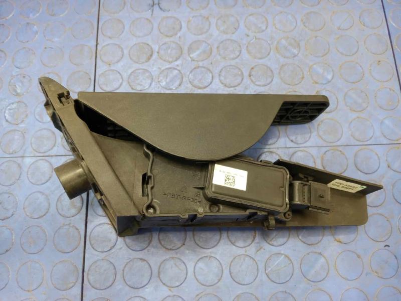 2016-2019 Volvo XC90 Accelerator Pedal Assembly with Sensor OEM 31445944