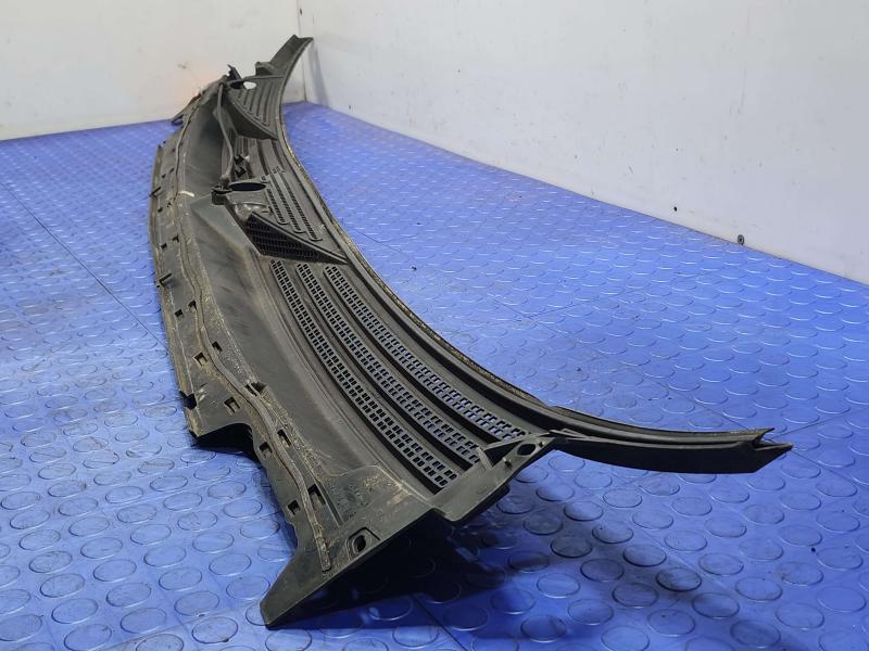 2007-2014 GMC Yukon Cowl Panel Cover Air Inlet Grille Genuine OEM 25872303