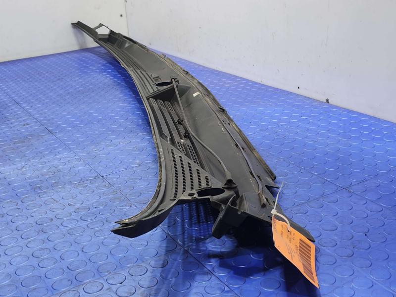 2007-2014 GMC Yukon Cowl Panel Cover Air Inlet Grille Genuine OEM 25872303