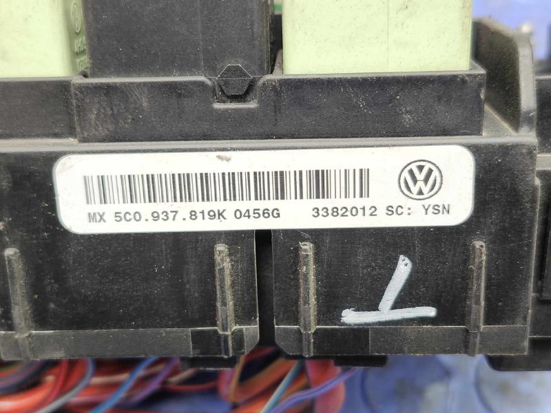 2013 Volkswagen Jetta Engine Fuse Box