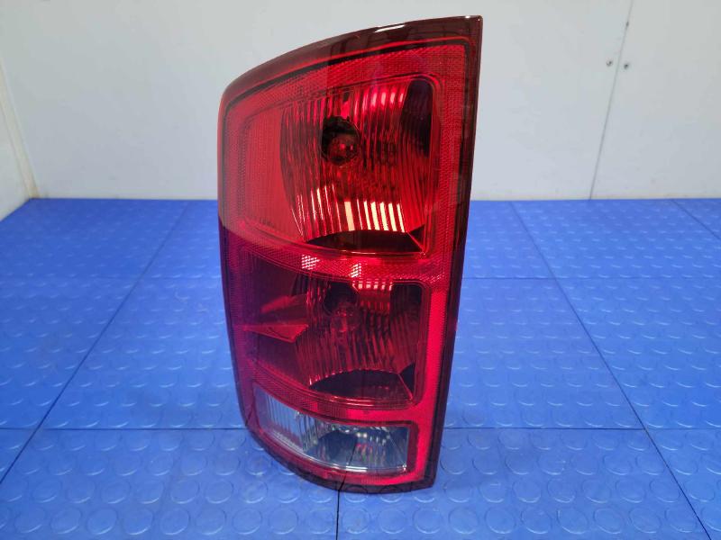 2002 Dodge Ram 1500 Tail Light Assembly