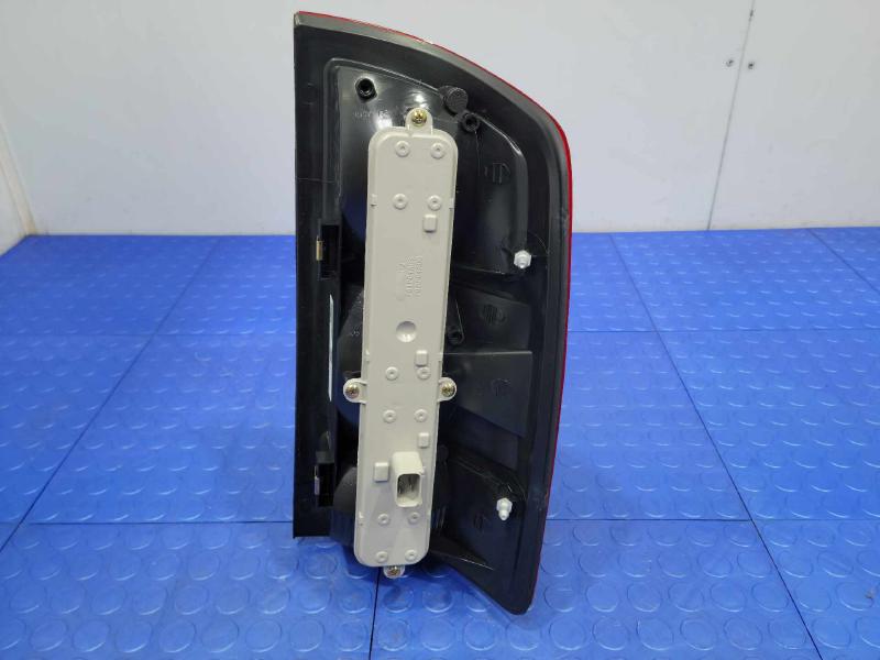 2002 Dodge Ram 1500 Tail Light Assembly