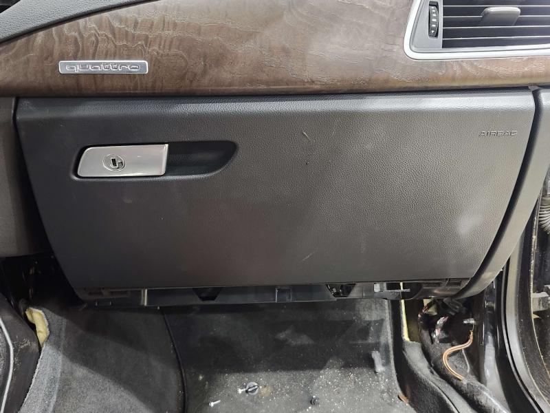 2014 Audi A7 Glove Box