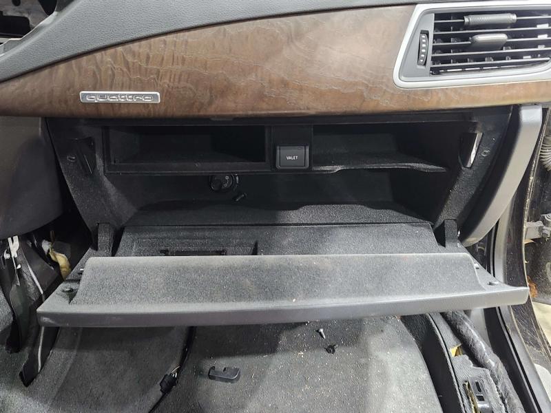 2014 Audi A7 Glove Box